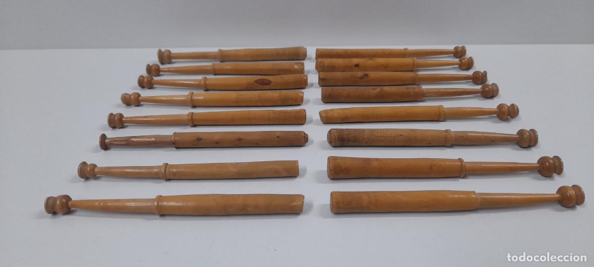 Vintage: BOLILLOS ANTIGUOS EN MADERA - Foto 3