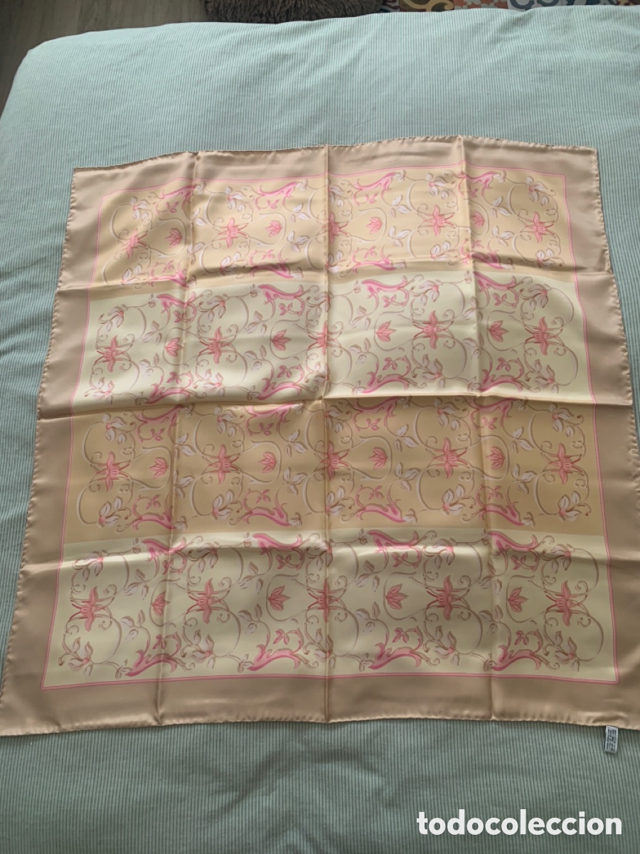 Vintage: Pa&ntilde;uelo de seda de Loewe - Foto 1