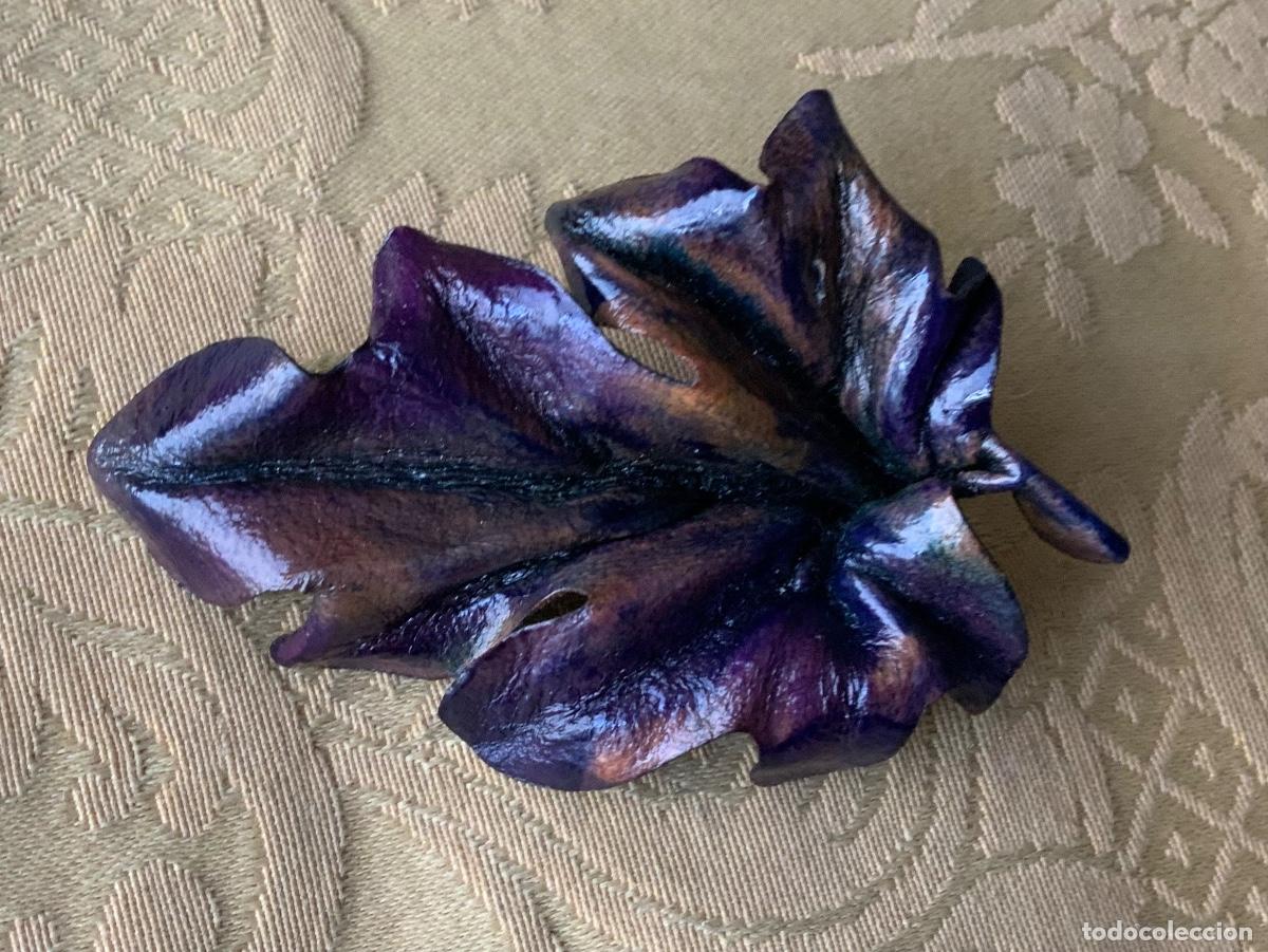 Vintage: BROCHE DE CUERO HECHO A MANO CON FORMA DE HOJA - Foto 3