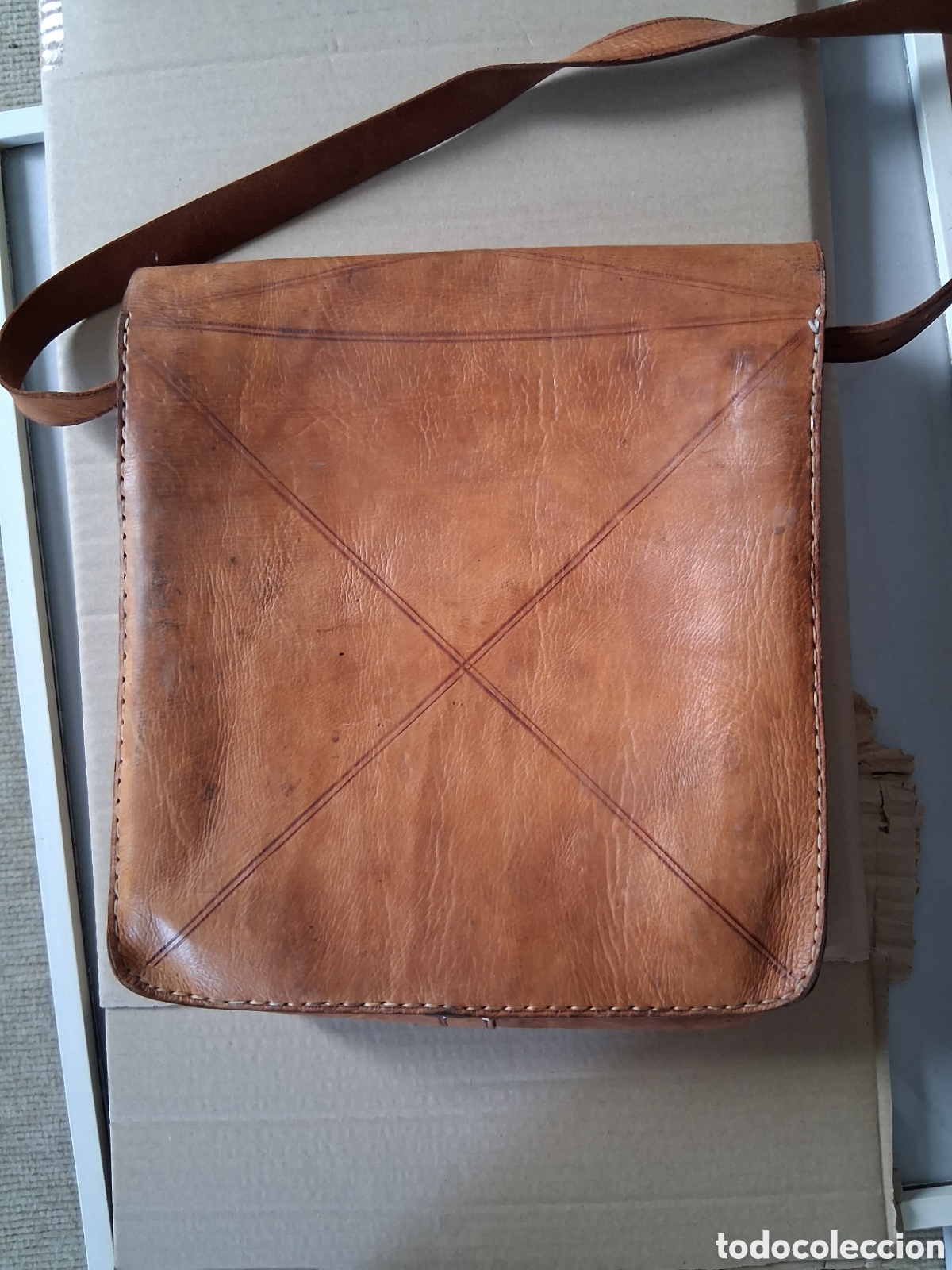 Vintage: Bolso de cuero repujado - Foto 2