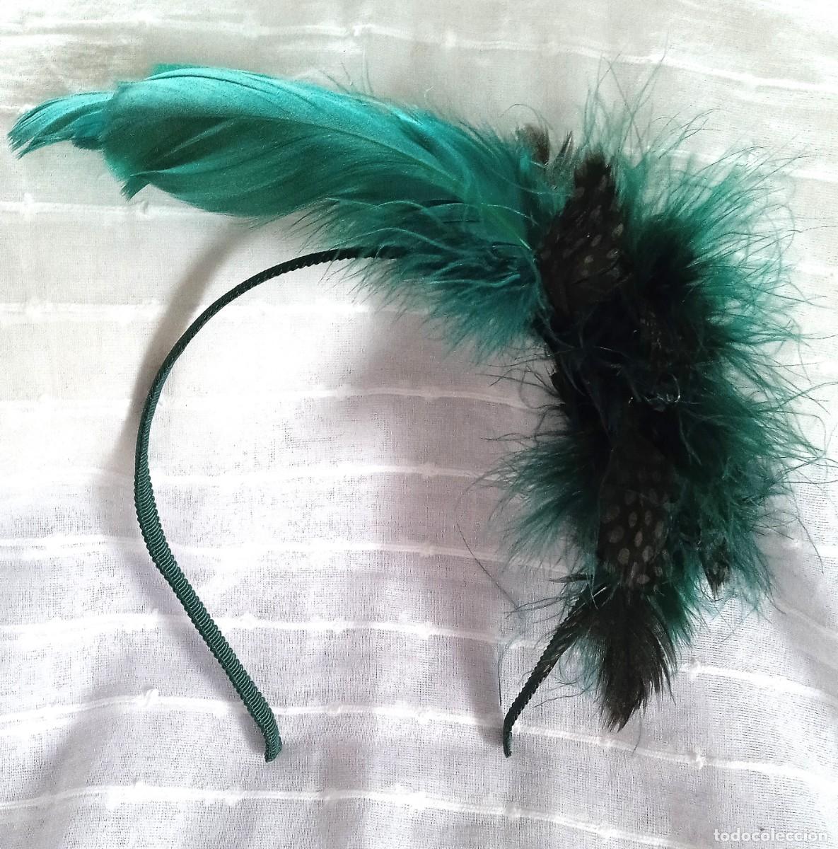 Vintage: DIADEMA CON PLUMAS Y PEDRERIA - Foto 1