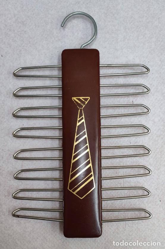 Vintage: PERCHA PARA CORBATAS FORRADA EN PIEL, CORBATERO - Foto 2