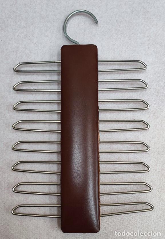 Vintage: PERCHA PARA CORBATAS FORRADA EN PIEL, CORBATERO - Foto 3