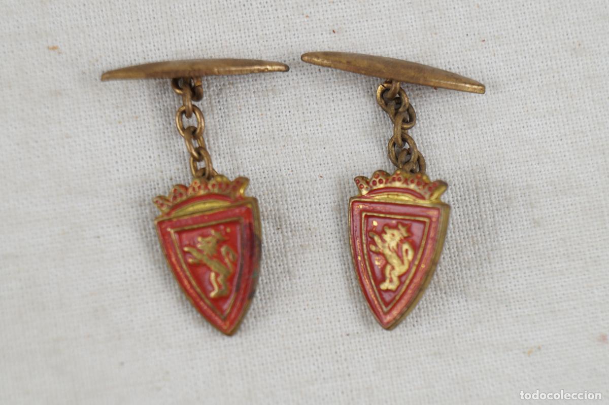 Vintage: Gemelos de escudo Le&oacute;n - Foto 1