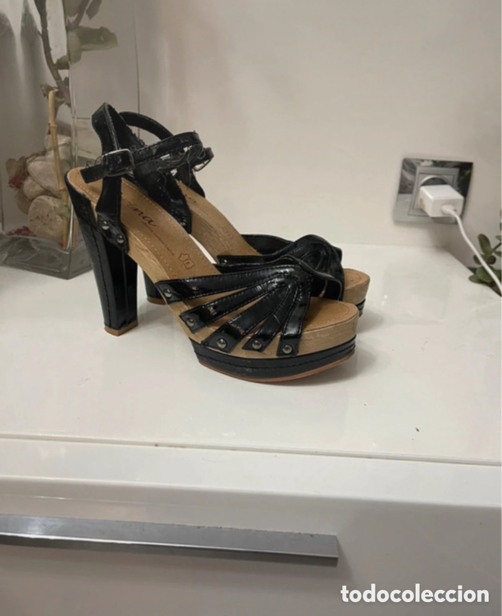 Vintage: Sandalias de tac&oacute;n negras - Foto 4