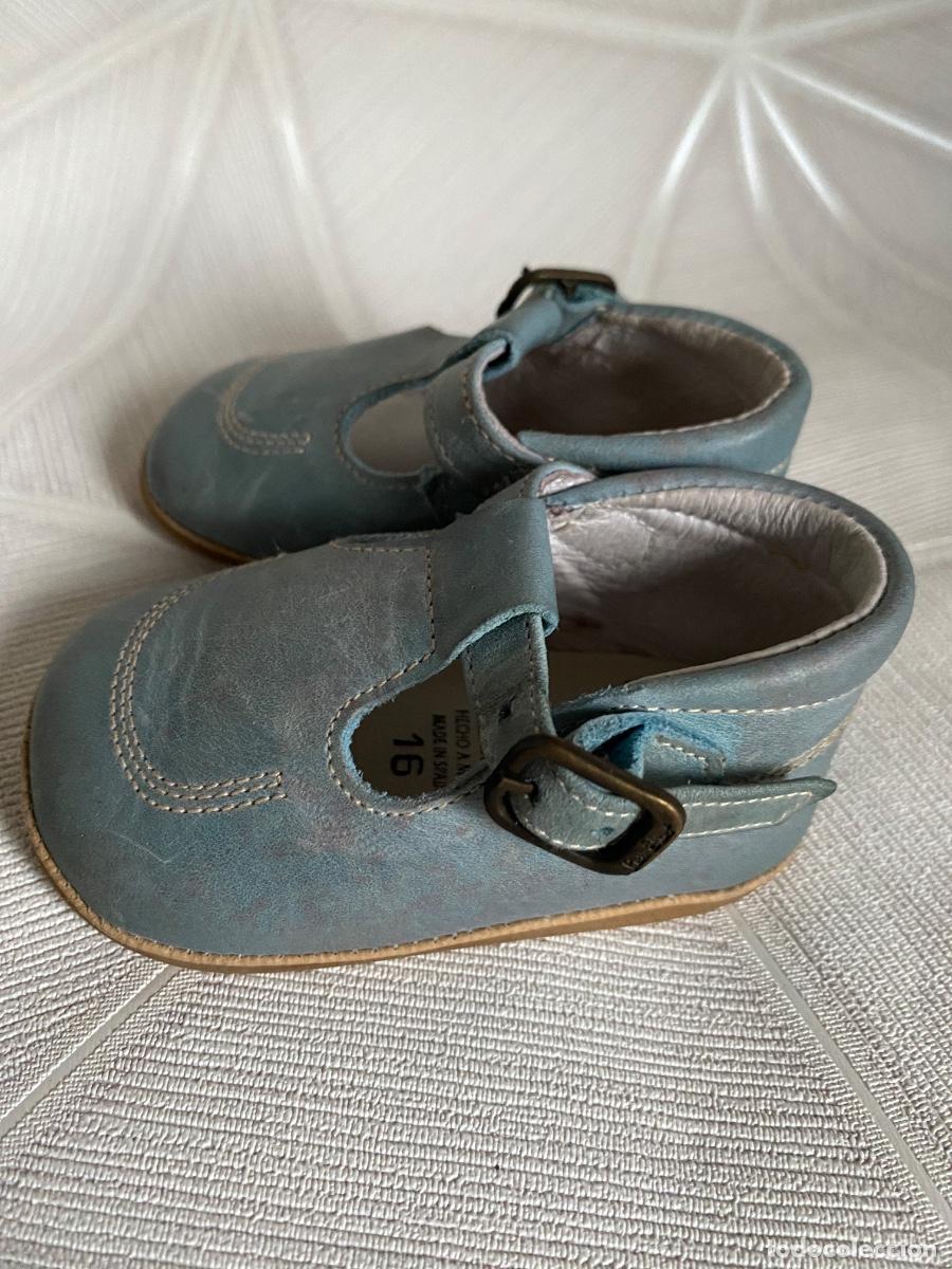 Vintage: Zapatitos de bebe vintage en piel - Foto 2