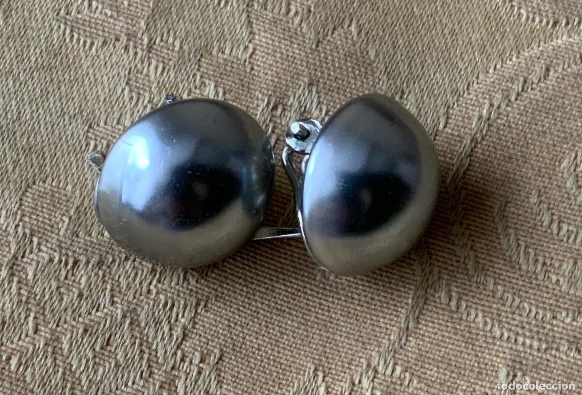 Vintage: PENDIENTES PERLA GRIS SINT&Eacute;TICA CIERRE OMEGA - Foto 6