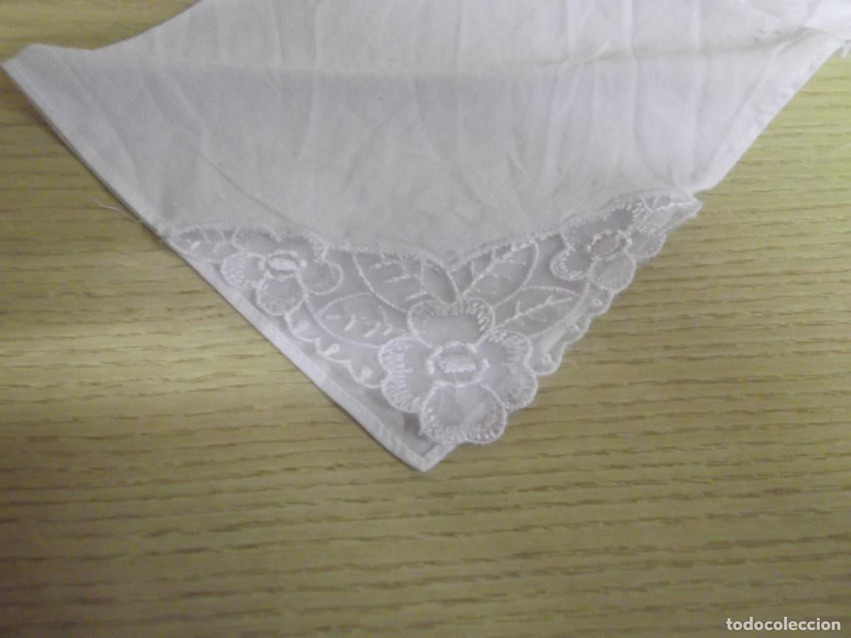Vintage: Pa&ntilde;uelo de bolsillo blanco. - Foto 2