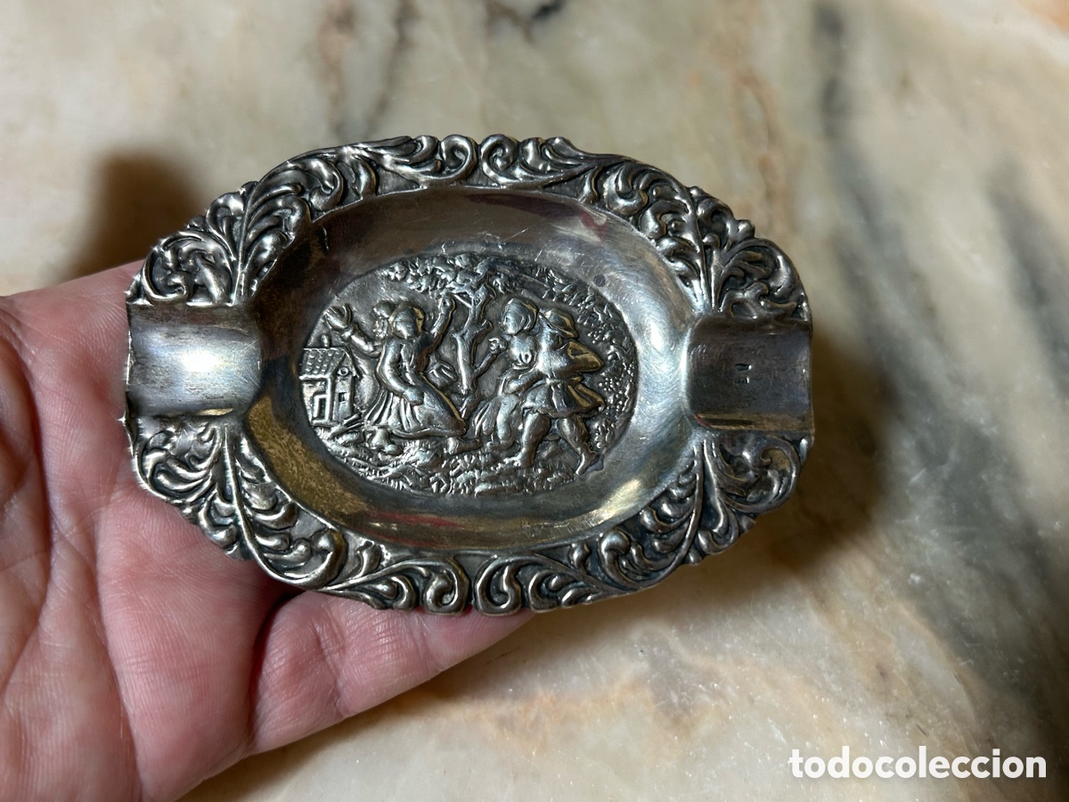 Vintage: Cenicero de plata repujada - Foto 1