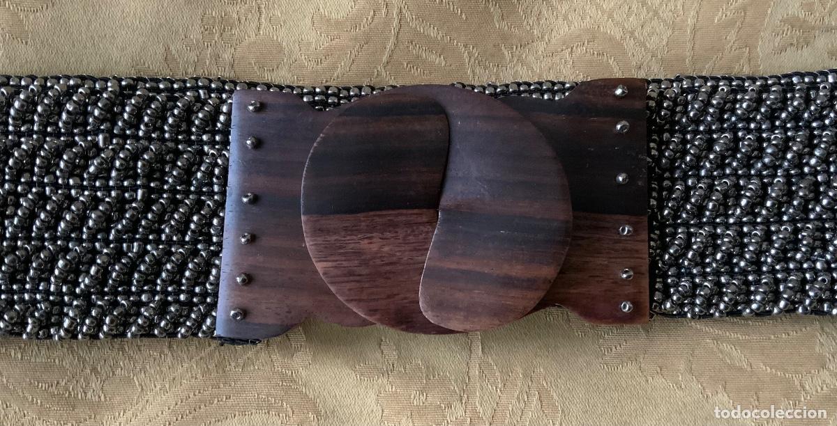 Vintage: CINTURON DE ABALORIOS MET&Aacute;LICOS Y MADERA - Foto 2