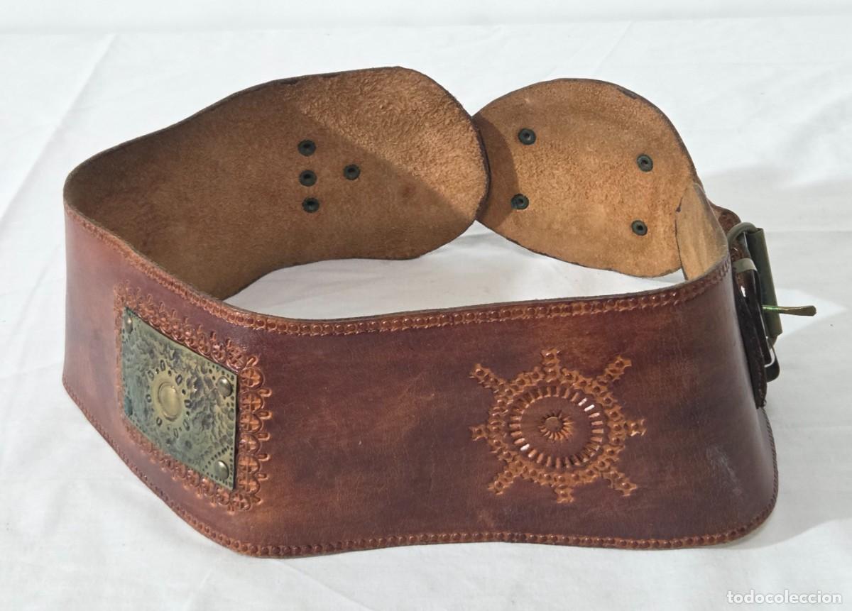 Vintage: Gran cinturon de cuero, hebillas de laton - Foto 6