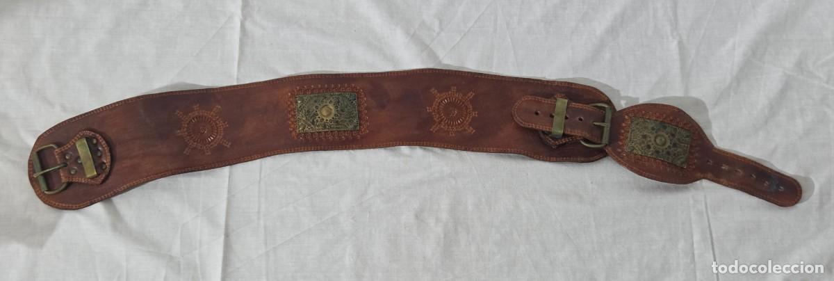 Vintage: Gran cinturon de cuero, hebillas de laton - Foto 9