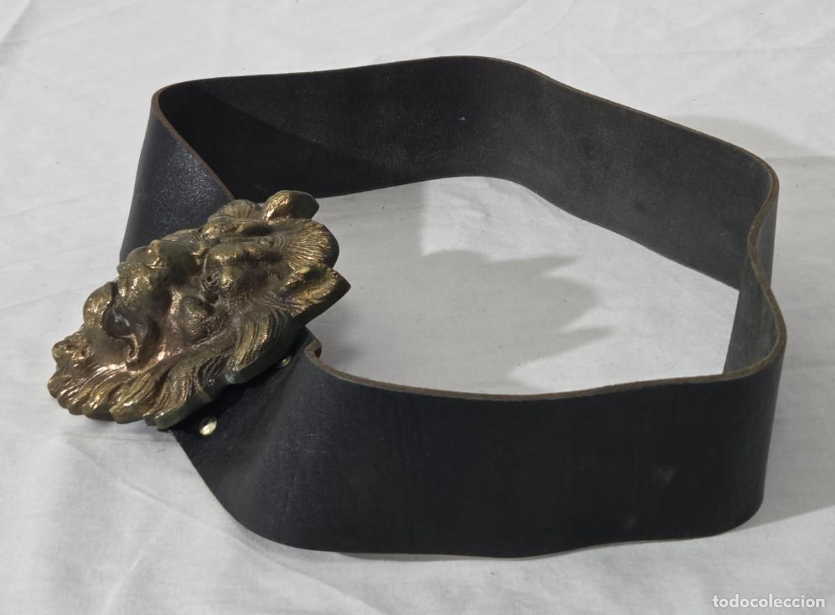 Vintage: Cinturon de cuero con hebilla de bronce en forma de cabeza de Leon - Foto 3