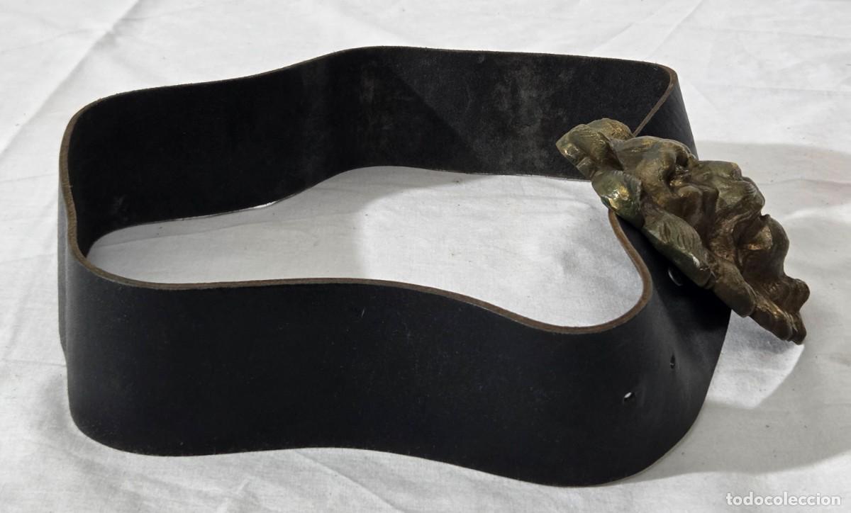 Vintage: Cinturon de cuero con hebilla de bronce en forma de cabeza de Leon - Foto 5