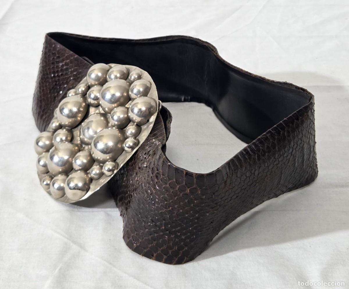 Vintage: Cinturon en metal blanco y piel de serpiente - Foto 3