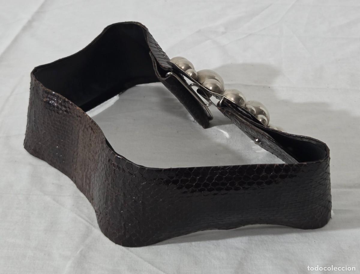 Vintage: Cinturon en metal blanco y piel de serpiente - Foto 6