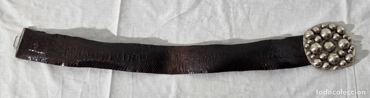 Vintage: Cinturon en metal blanco y piel de serpiente - Foto 9