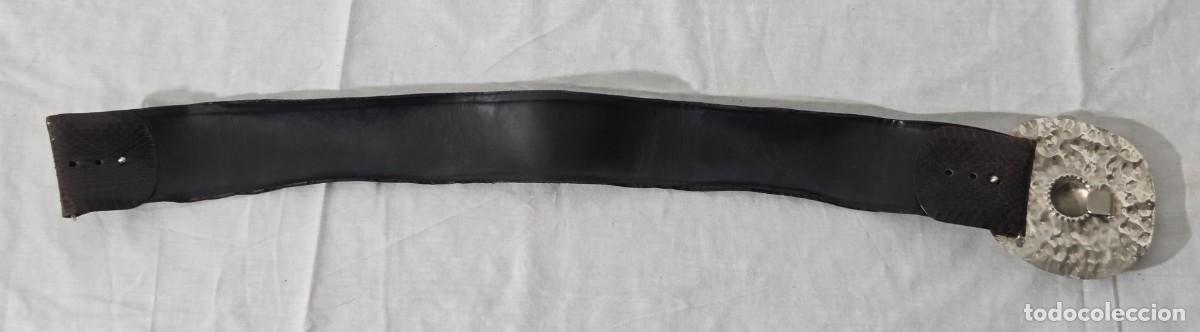 Vintage: Cinturon en metal blanco y piel de serpiente - Foto 10