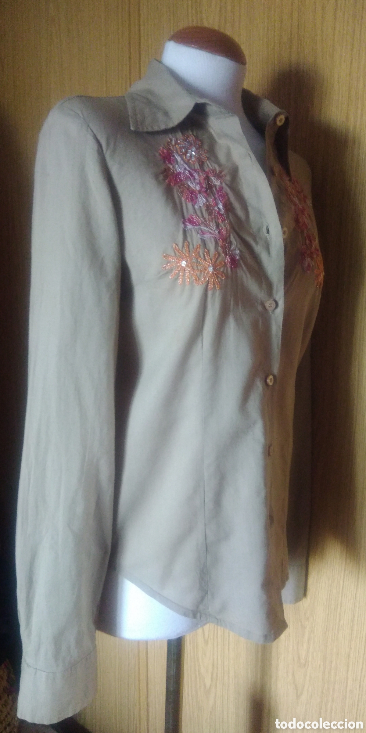 Vintage: Camisa con flores bordadas - Foto 3
