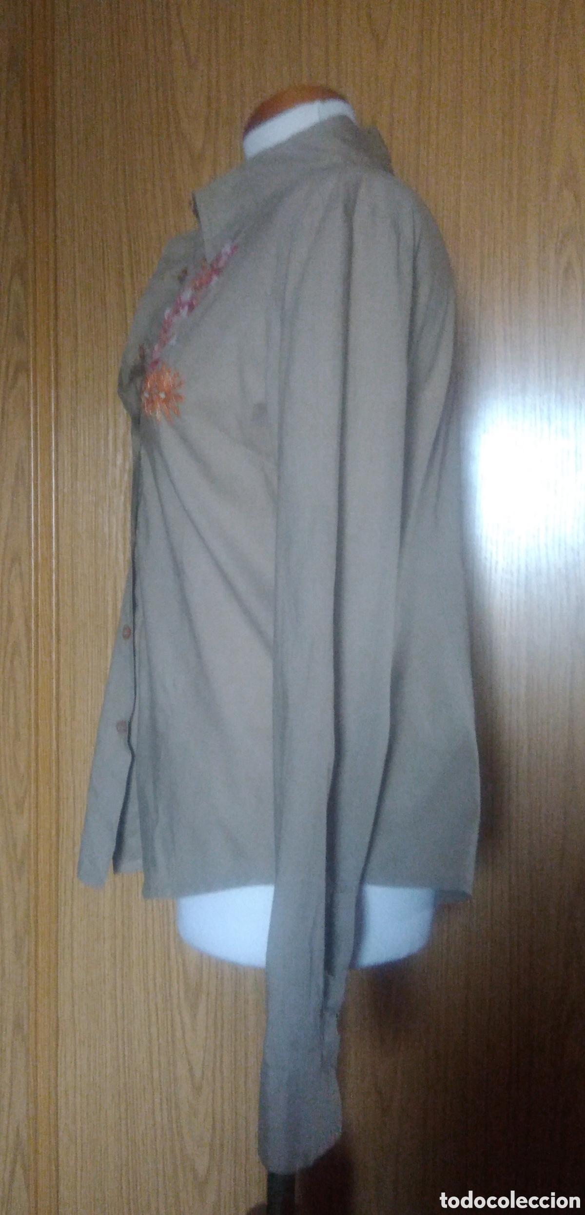 Vintage: Camisa con flores bordadas - Foto 4