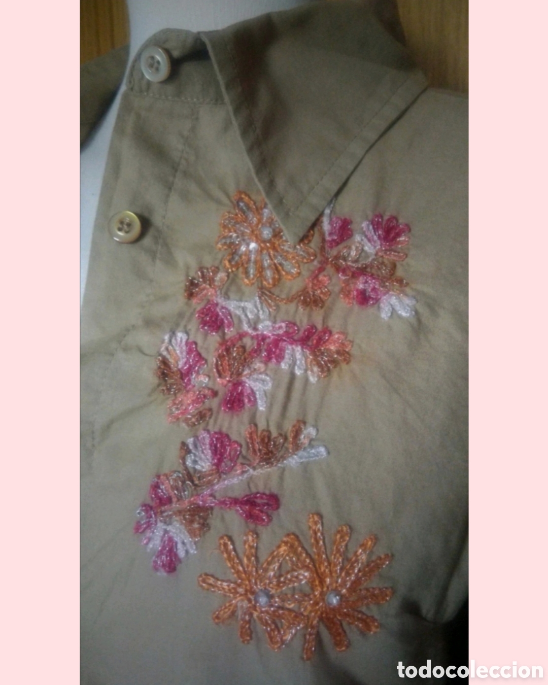 Vintage: Camisa con flores bordadas - Foto 1