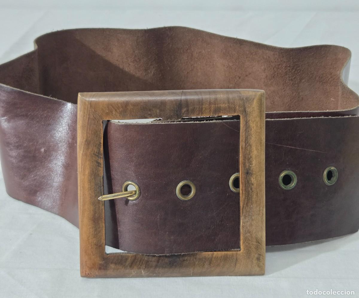 Vintage: Gran cinturon de cuero con hebilla cuadrada de madera - Foto 2