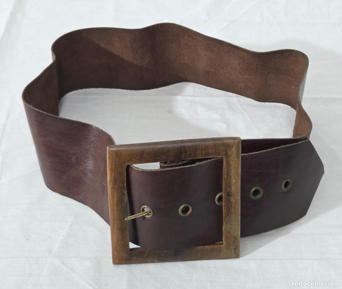 Vintage: Gran cinturon de cuero con hebilla cuadrada de madera - Foto 3
