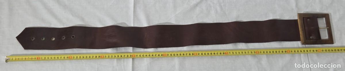 Vintage: Gran cinturon de cuero con hebilla cuadrada de madera - Foto 12
