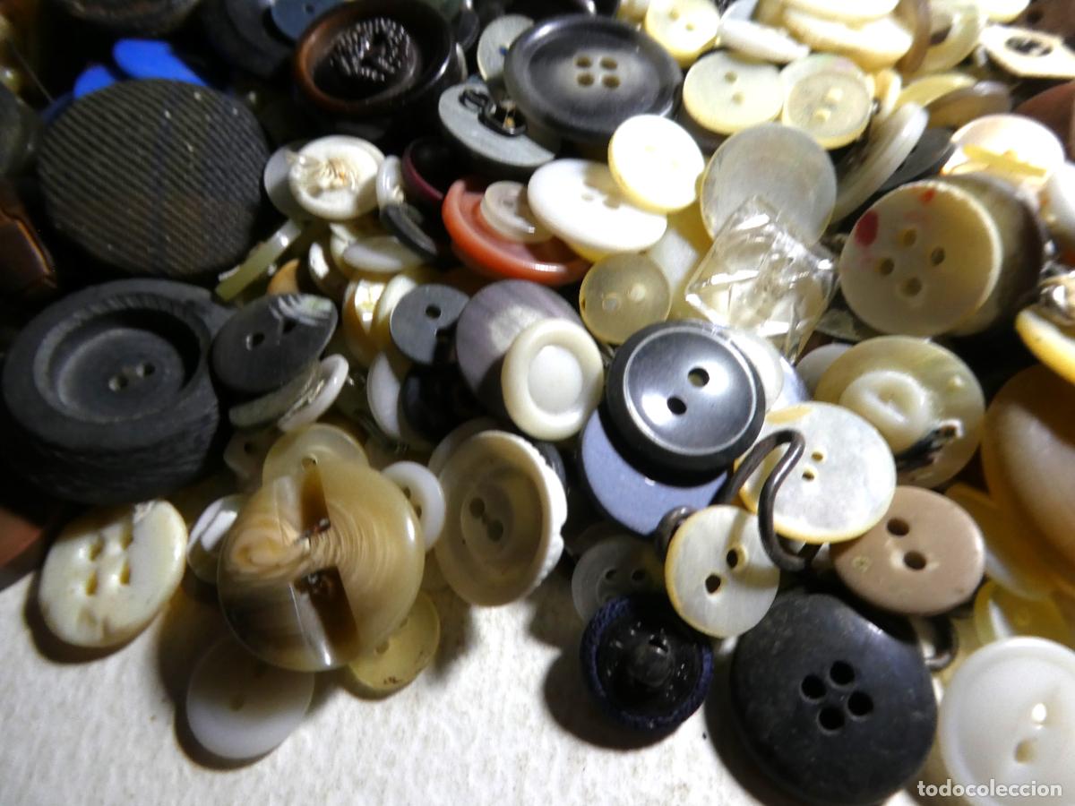 Vintage: Lote de Botones ,mas de 500 gr - Foto 4