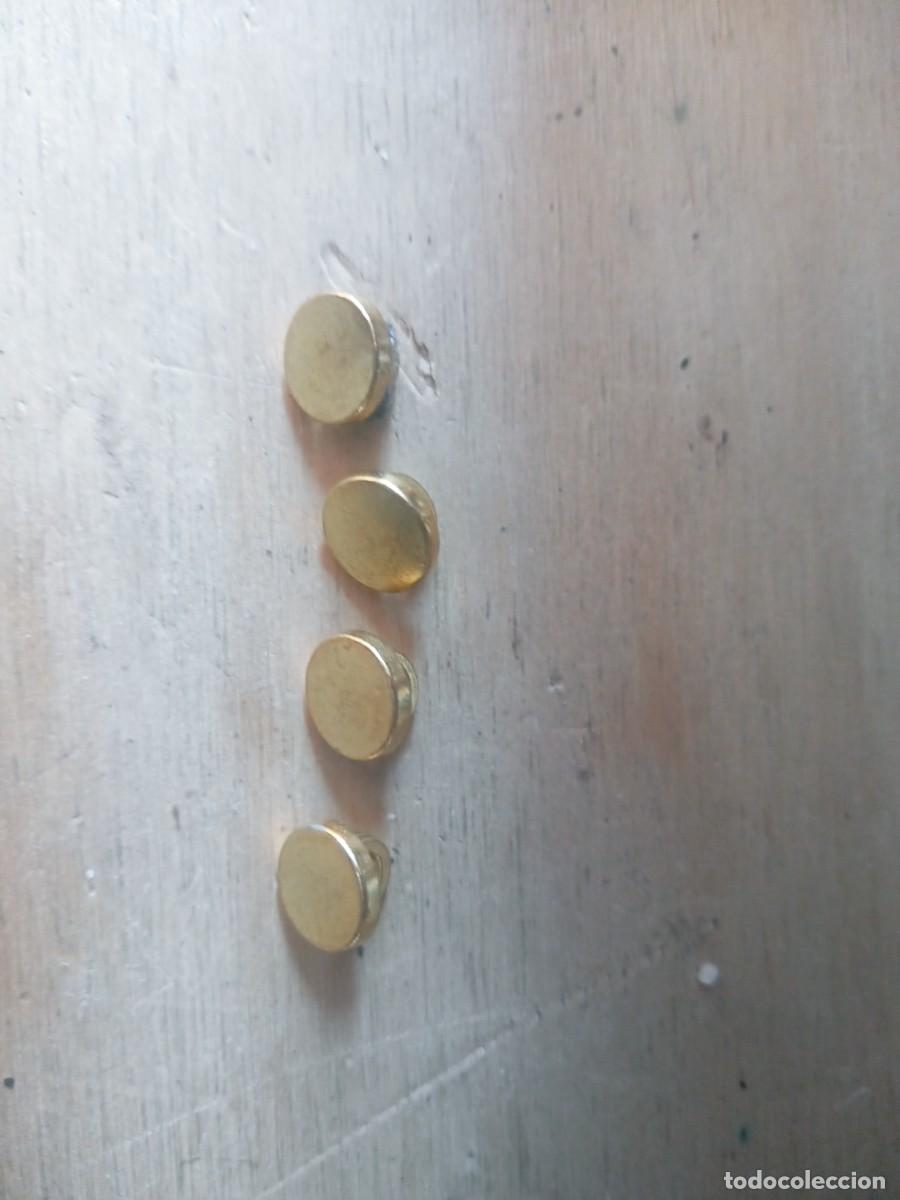 Vintage: CUATRO BOTONES DORADOS ANTIGUOS - Foto 1