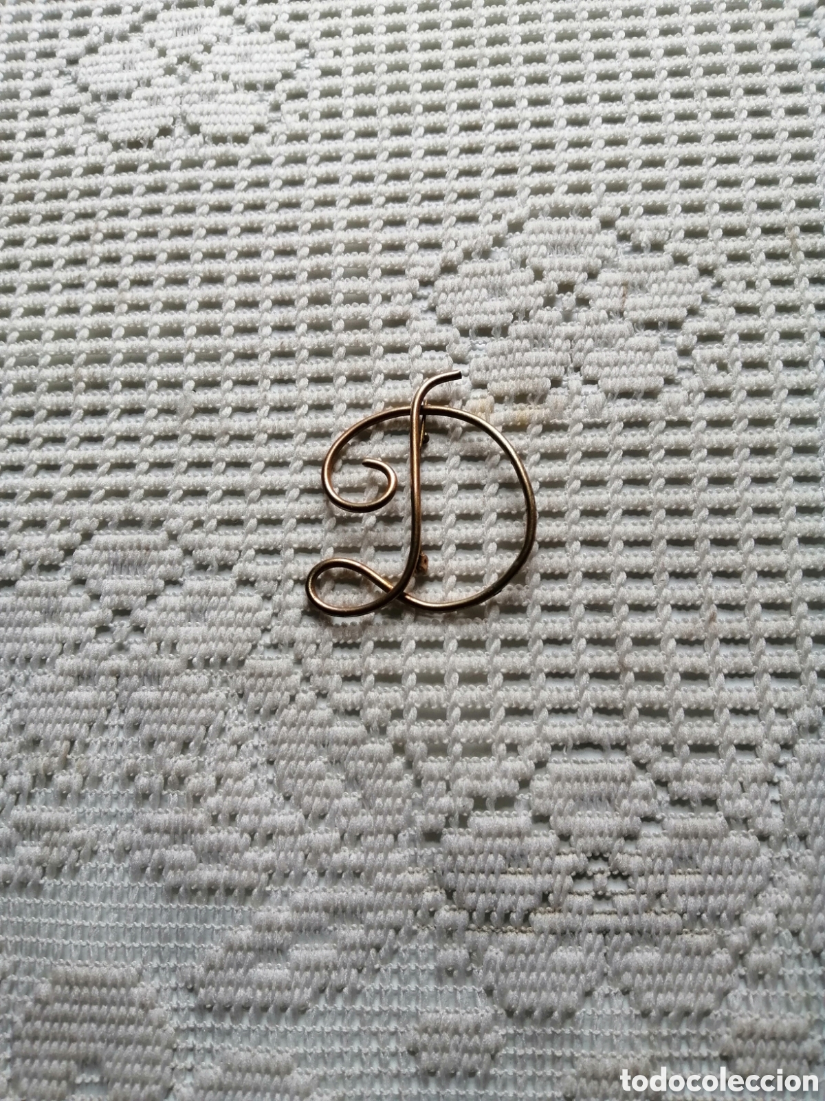 Vintage: BROCHE. ALFILER. LETRA &rdquo;D&rdquo; - Foto 1