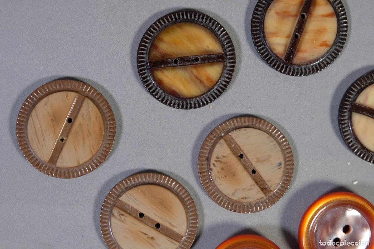 Vintage: 8 BOTONES VINTAGES TONOS TIERRA - Foto 3