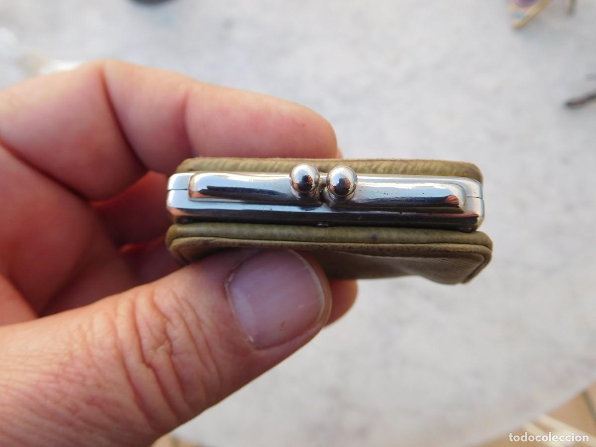 Vintage: Peque&ntilde;o monedero antiguo con compartimentos - Foto 3