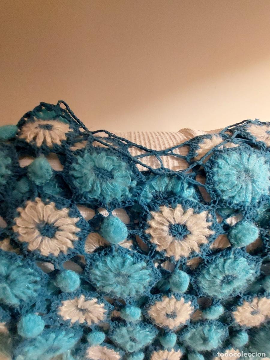 Vintage: CHAL/PONCHO FLORES BLANCAS Y AZUL - Foto 4