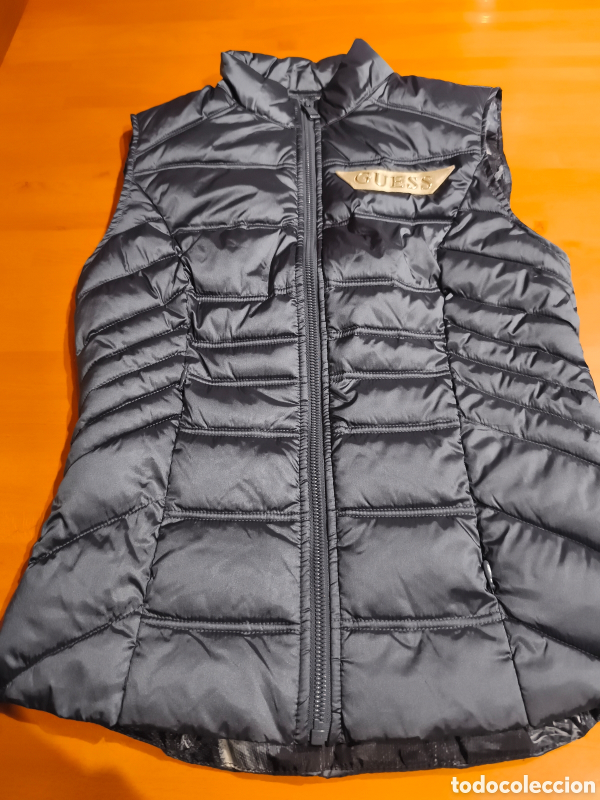 Vintage: Chaleco Guess Thermore, sin estrenar - Foto 1