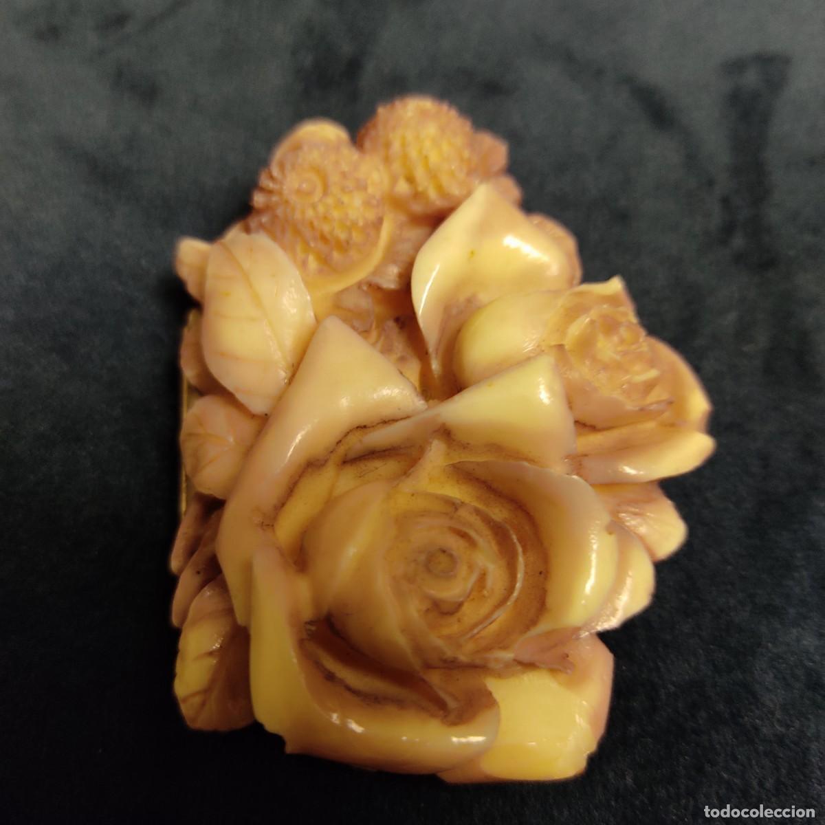 Vintage: Hebilla tallada con flores. - Foto 1