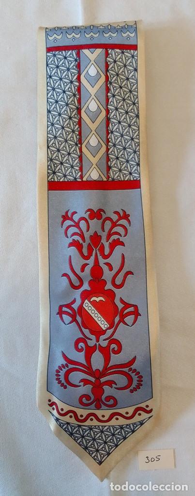 Vintage: Corbata con estampado heraldico. Caililai - Foto 1