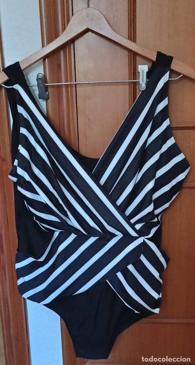 Vintage: Ba&ntilde;ador a rayas blanco y negro. 2 XL