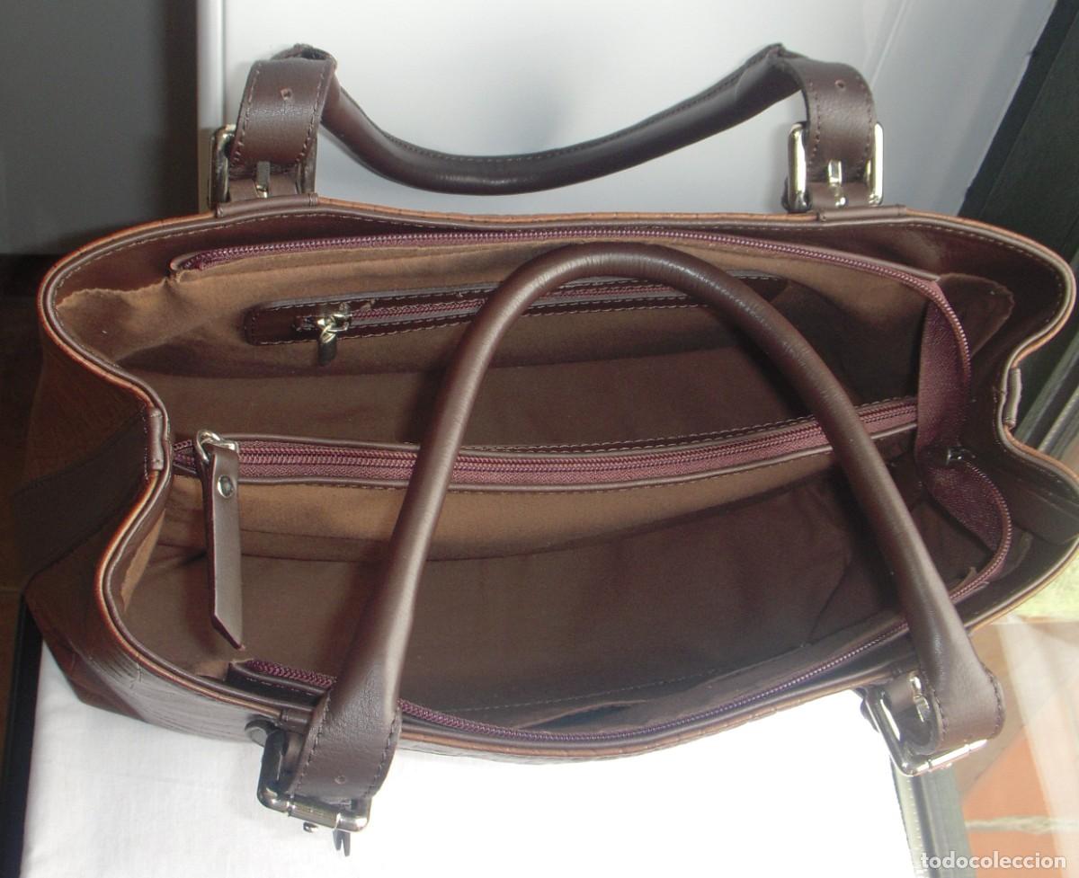 Vintage: BOLSO DE MANO EN PIEL MARR&Oacute;N - Foto 2