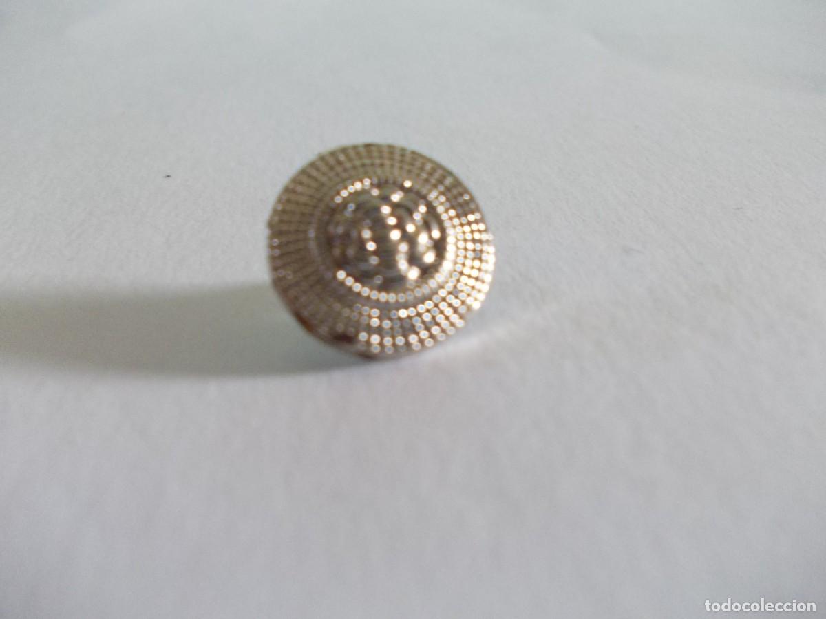 Vintage: Bot&oacute;n plateado vintage metal roseta relieve colecci&oacute;n