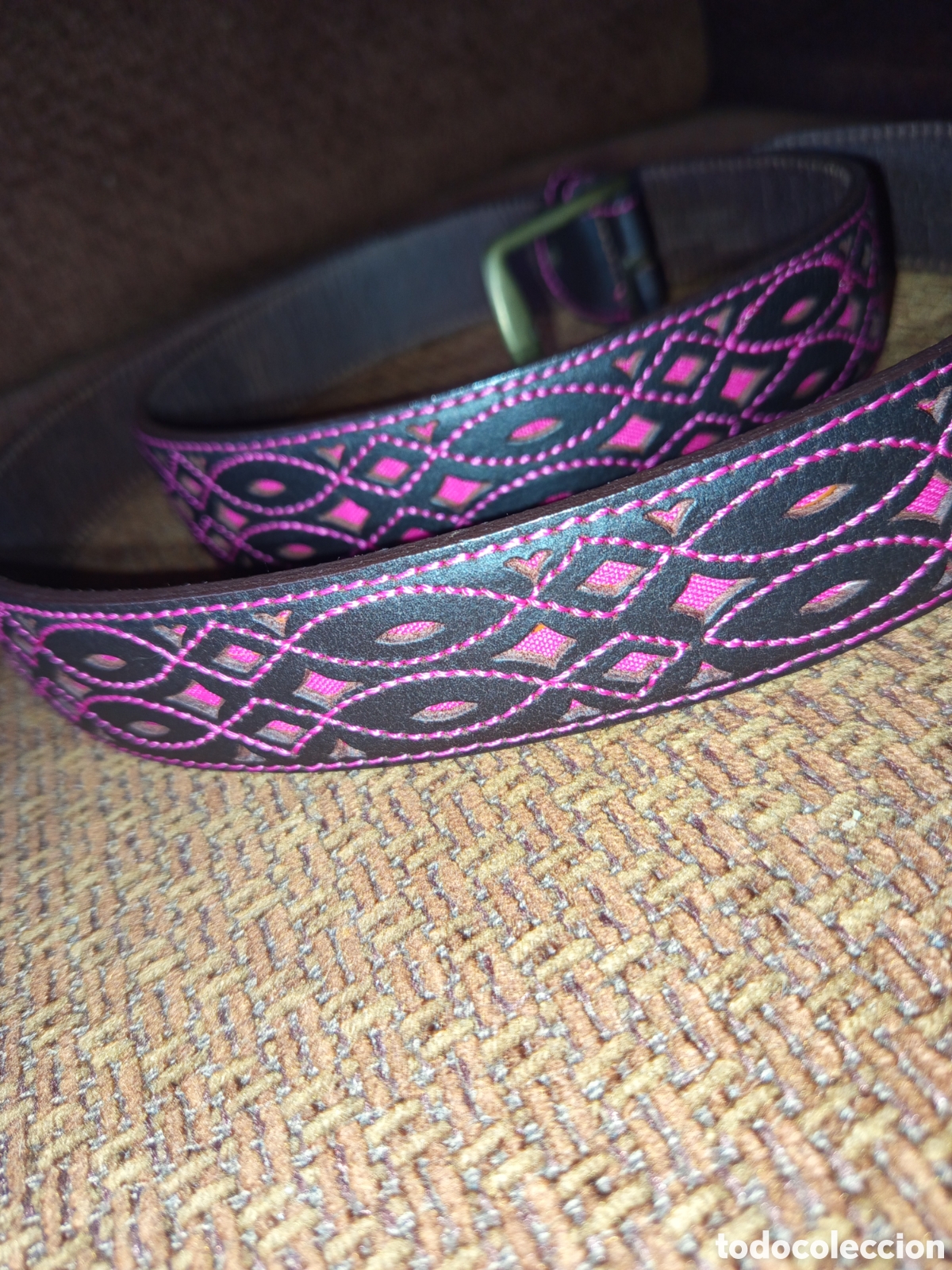 Vintage: Cintur&oacute;n de cuero vintage. Marr&oacute;n y fucsia.