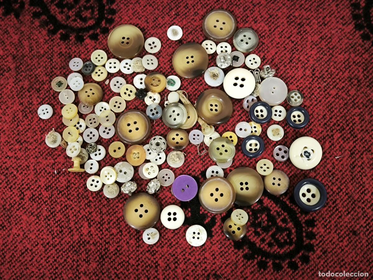 Vintage: Lote De Botones Vintage &ndash; Surtido Antiguo De Costura Multiformato