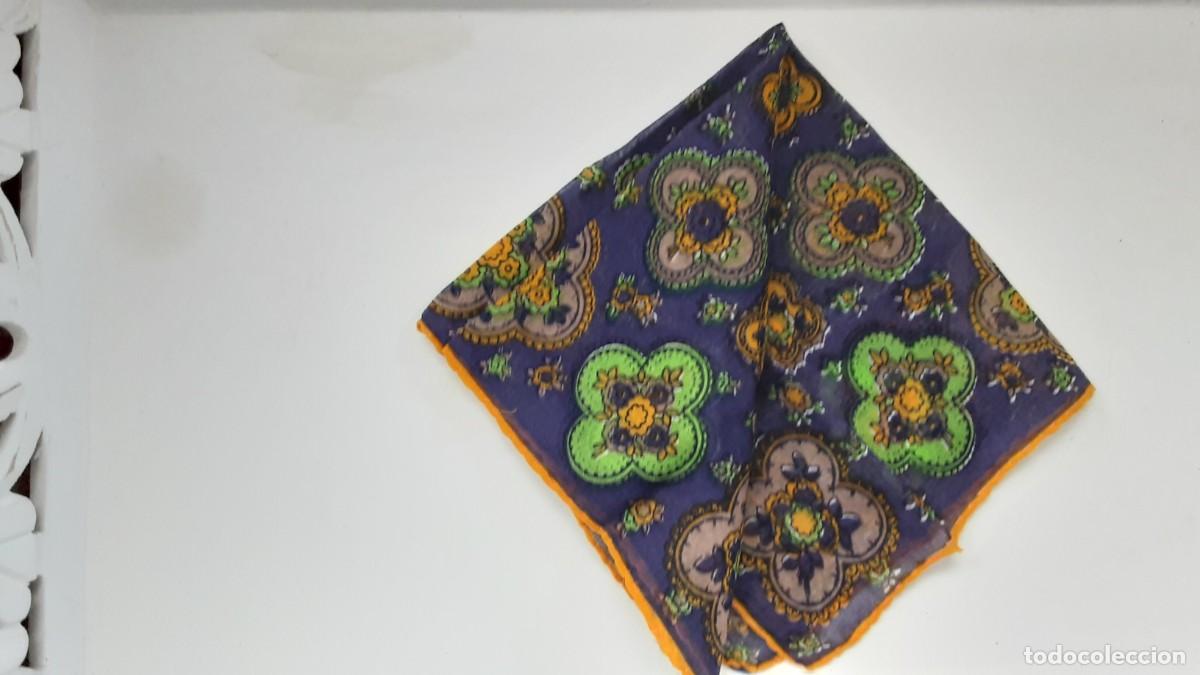 Vintage: Pa&ntilde;uelo de bolsillo original dise&ntilde;o VINTAGE