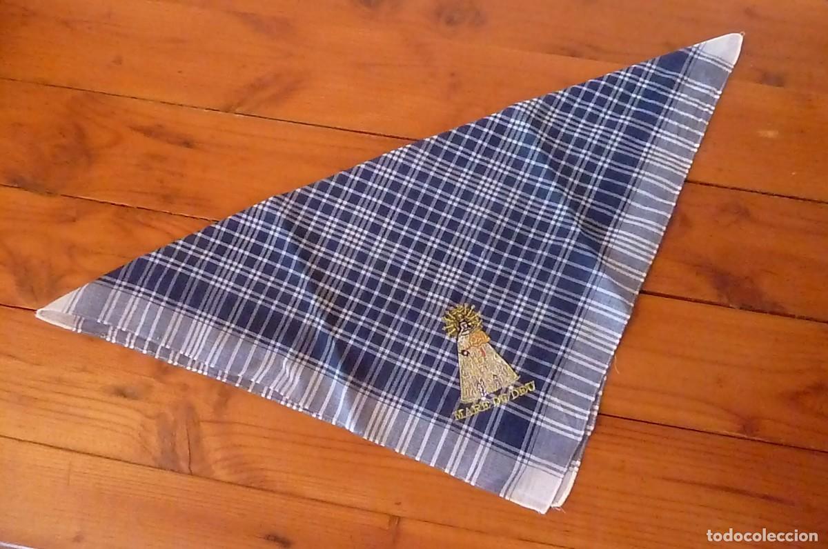 Vintage: Pa&ntilde;uelo cuello Valencia. Mare de D&eacute;u