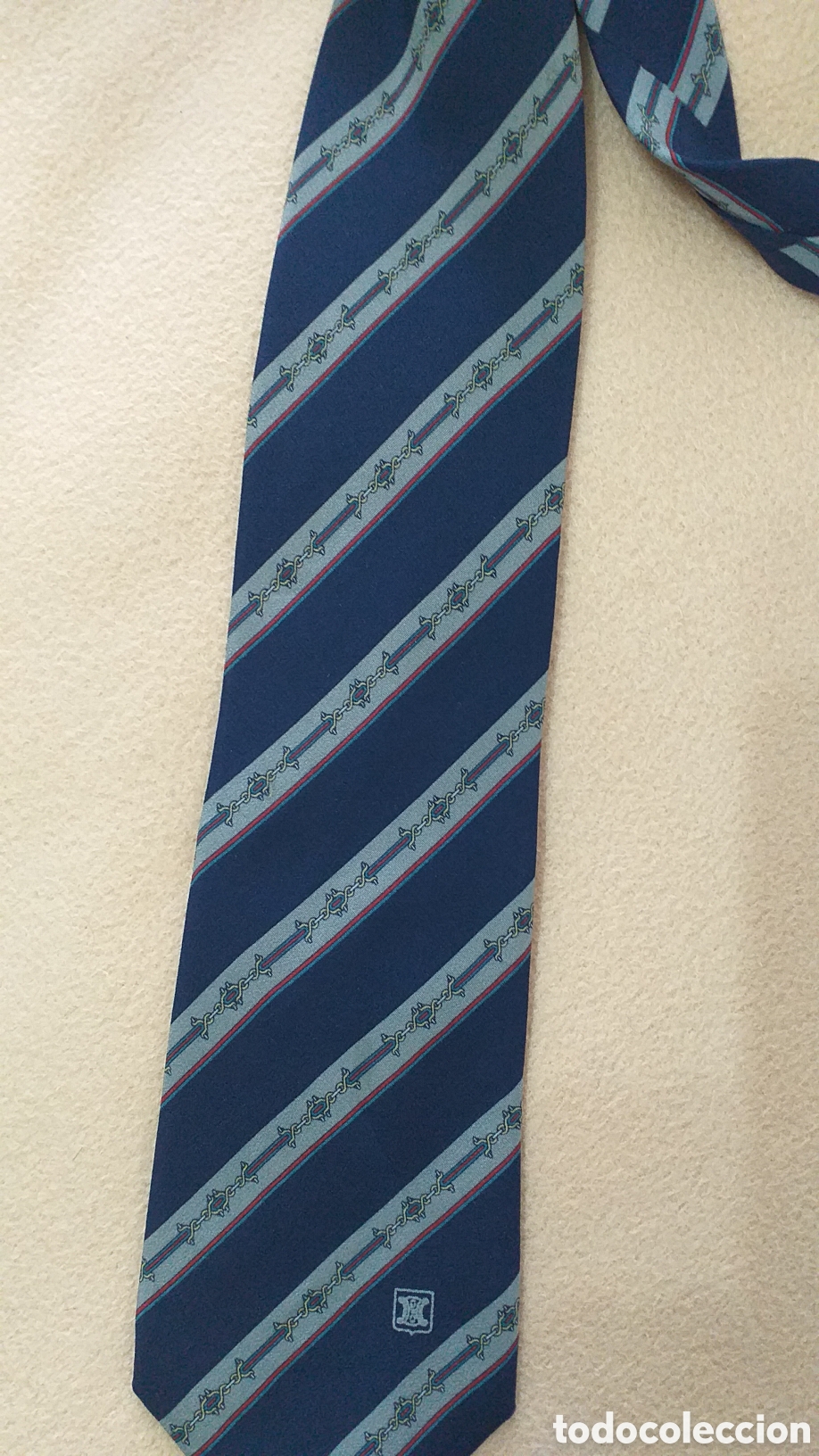 Vintage: Corbata 100% seda # CELINE PAR&Iacute;S # hecha a mano en Espa&ntilde;a. A&ntilde;os 80. Fondo azul marino.