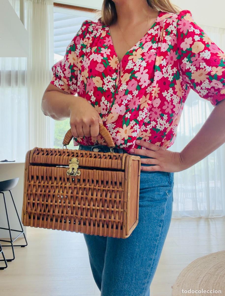 Vintage: Bolso cesta vintage de mimbre a&ntilde;os 60 &ndash; bolso r&iacute;gido con cierre met&aacute;lico