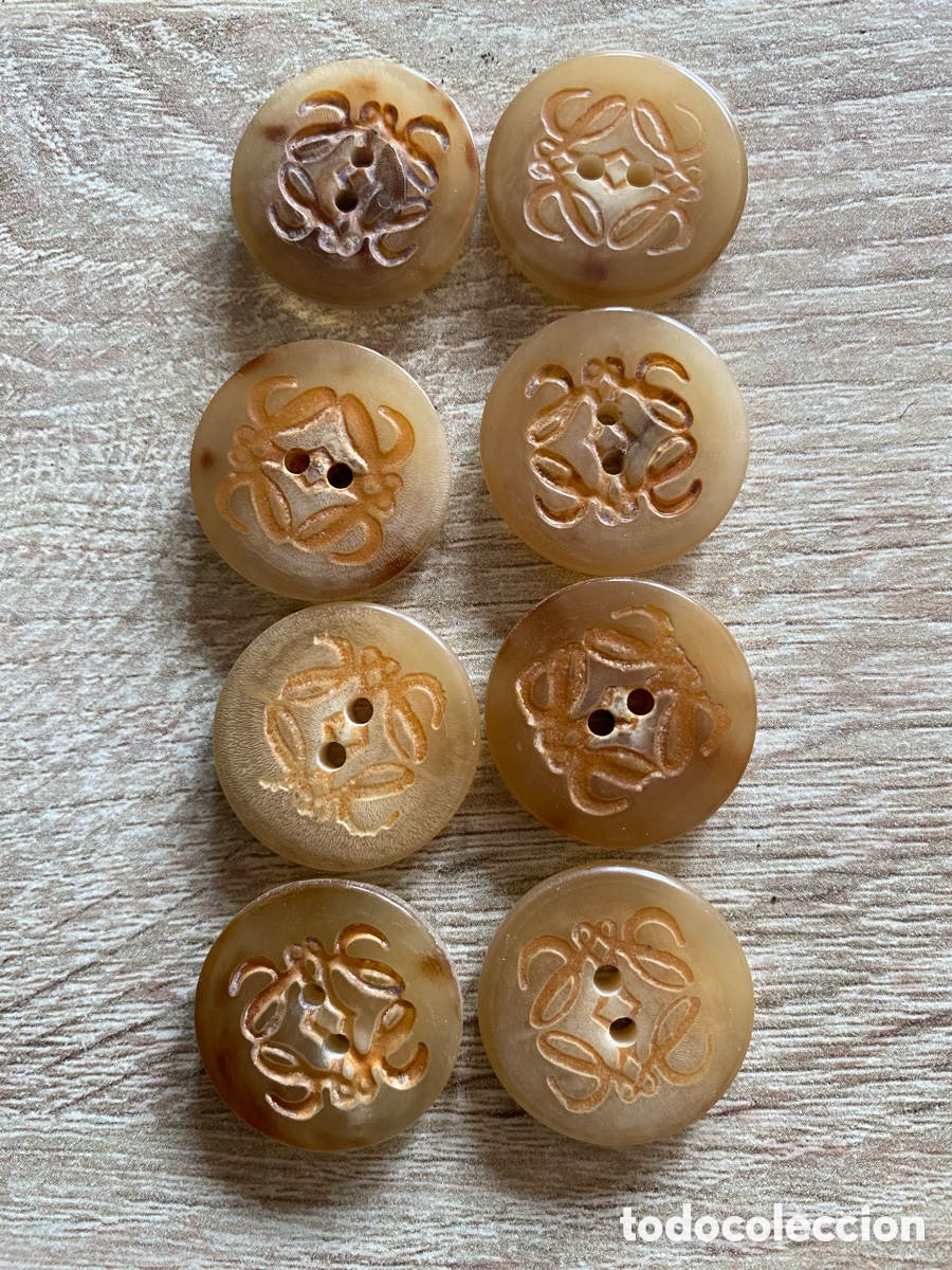 Vintage: Juego de 8 botones de Loewe