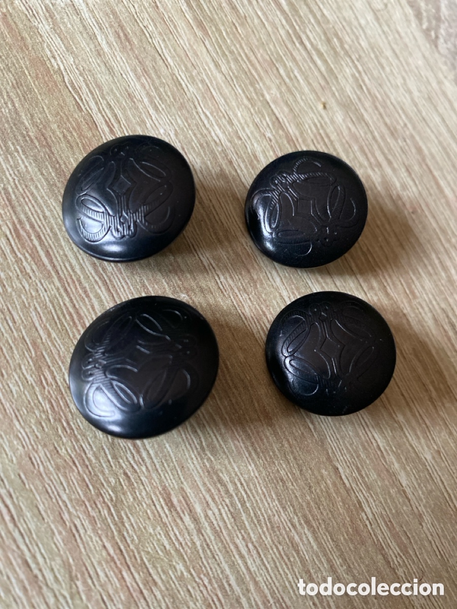Vintage: Juego de 4 botones negros de Loewe