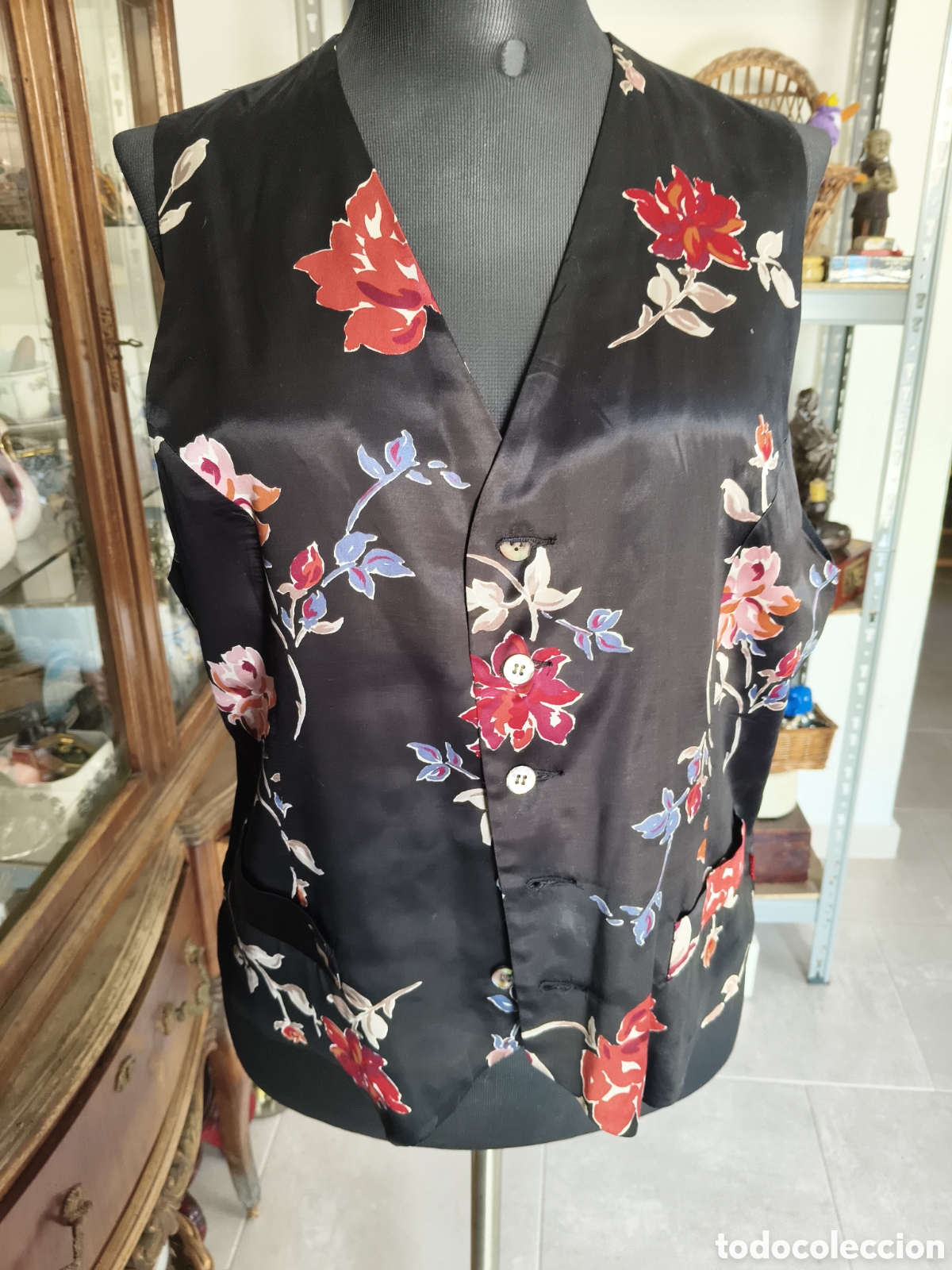 Vintage: Antiguo chaleco Jackpot by Carli Gry vintage en negro con flores rojas