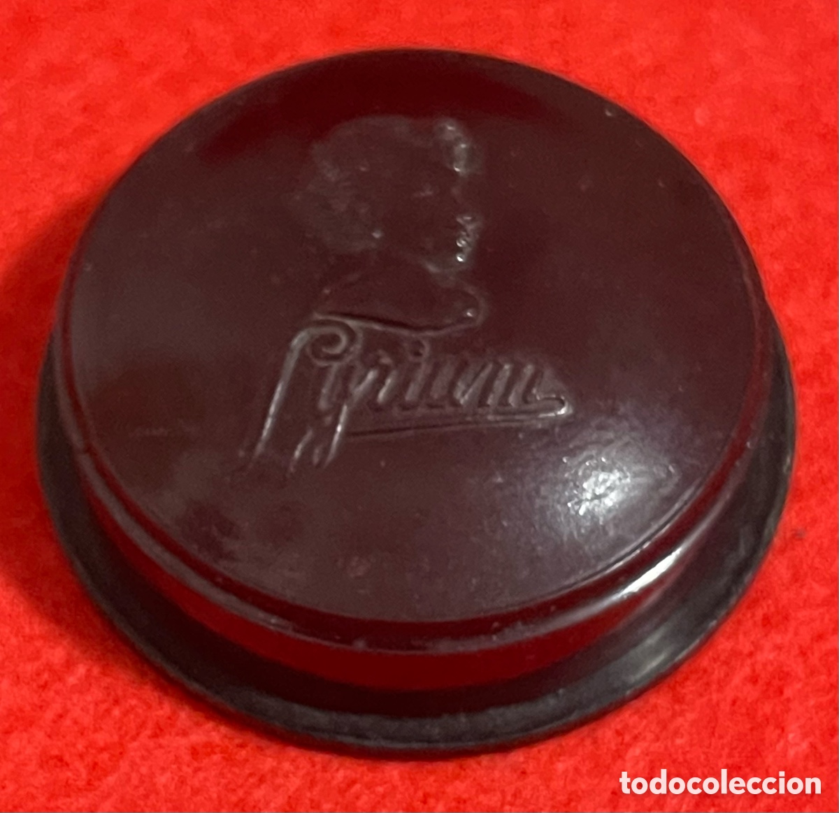 Vintage: Antigua polvera en baquelita de la marca Lyrium. - Foto 1